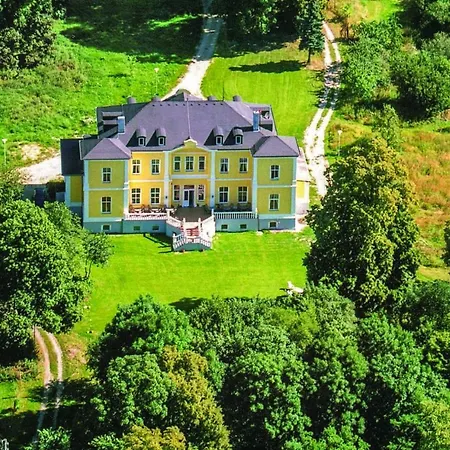 Herrenhaus Mit Pool