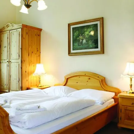 Herrenhaus Mit Pool